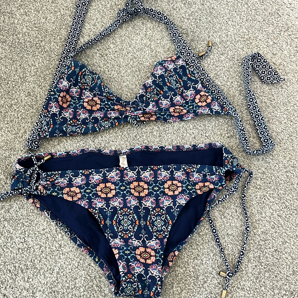 Helen Jon bikini